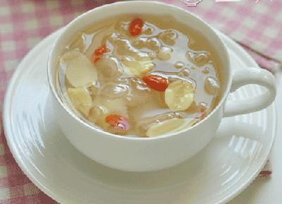 脸上皮肤干红脱皮痒怎么办,皮肤干痒脱皮泛红有痘怎么改善