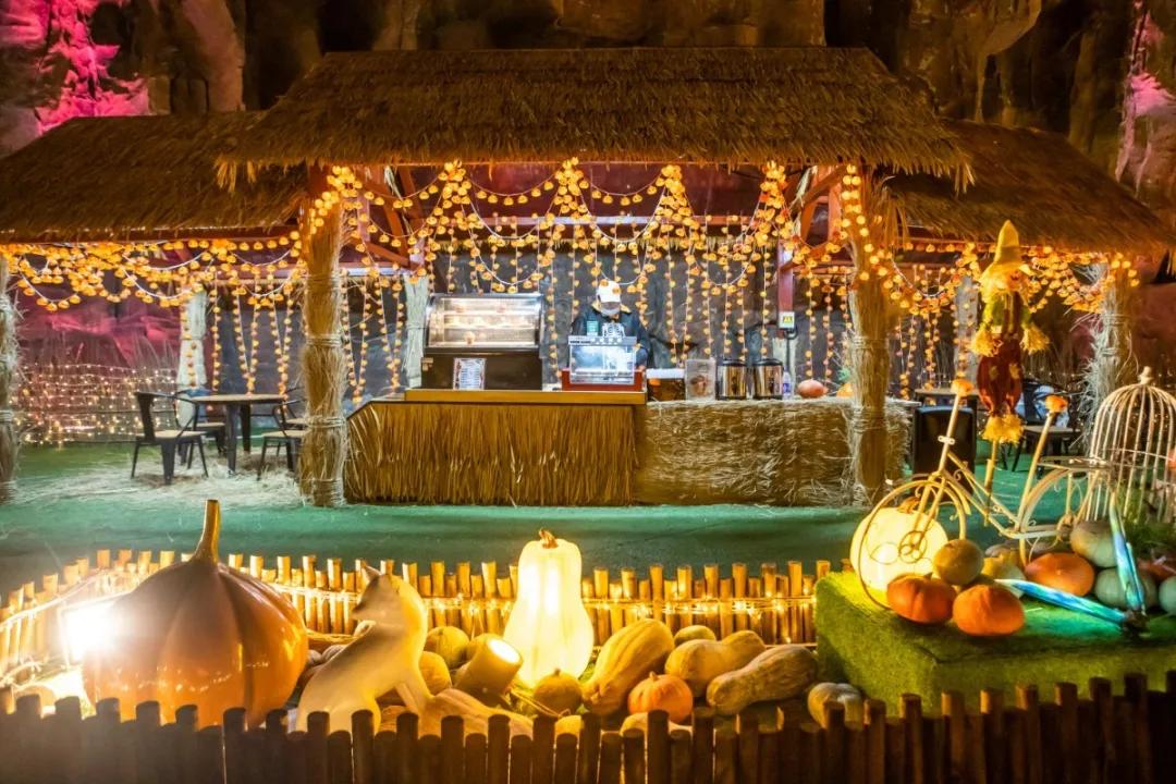 天津欢乐谷外面图片,天津欢乐谷2021万圣节灯光秀