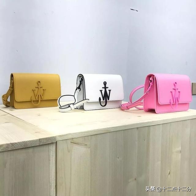 权志龙姐姐的品牌2021年服装走秀,杨颖穿权志龙联名衣服