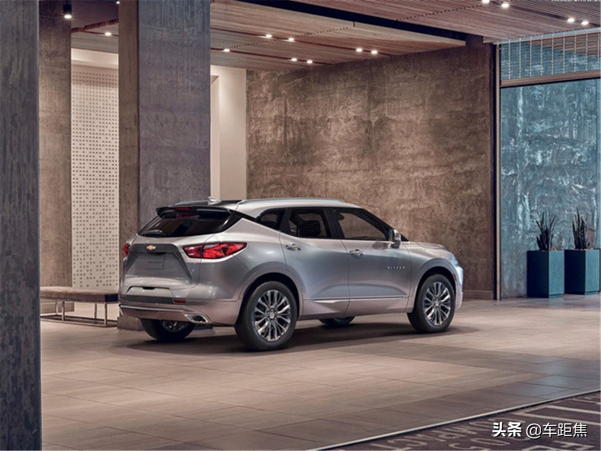 雪佛兰全新blazer加长版现身海外,2019款雪佛兰blazer5座