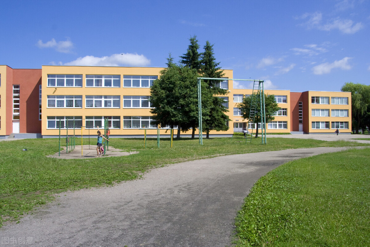 考了全班第二名高兴坏了,考了班级第一却挨了一顿打