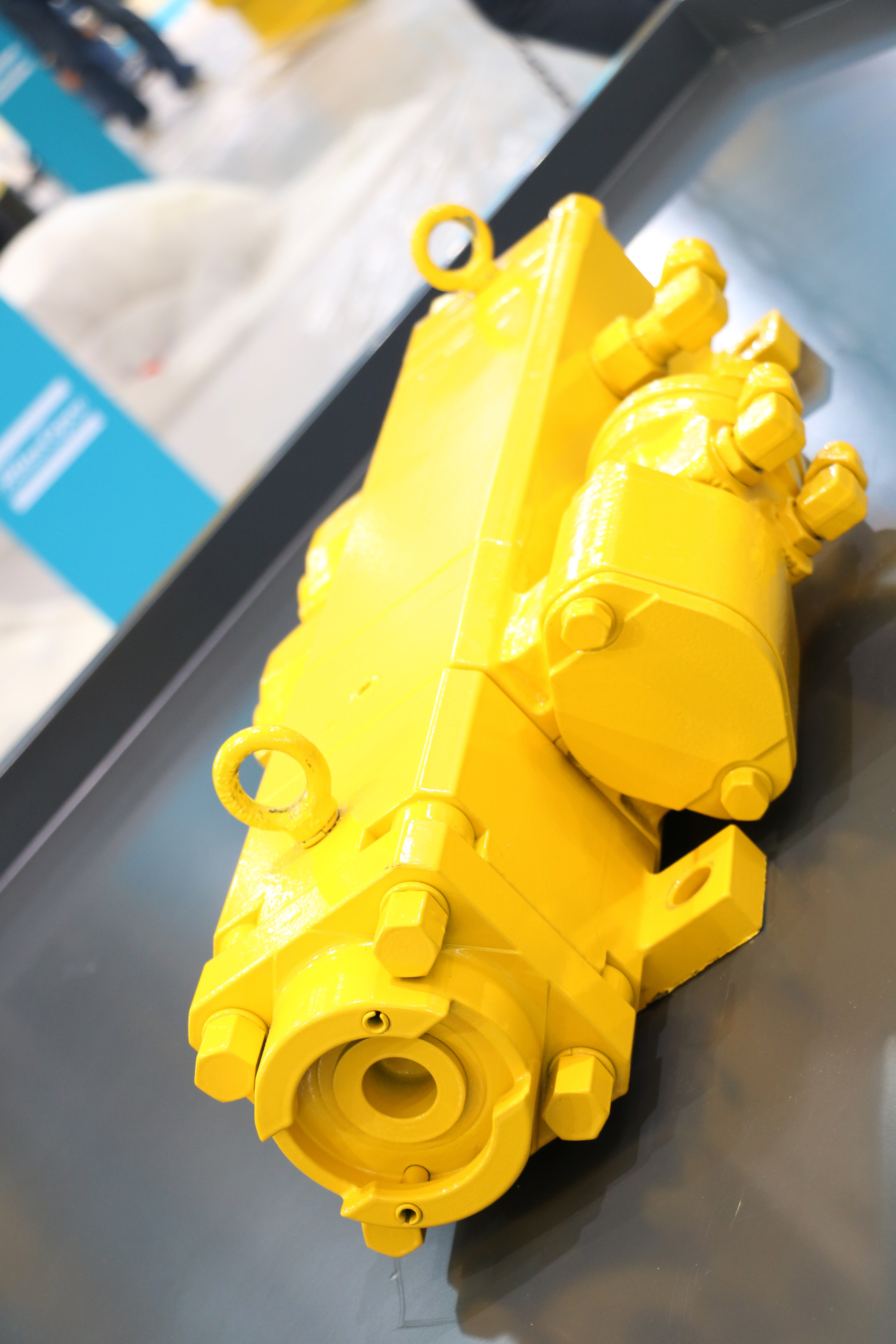 液压凿岩机钎尾润滑油的作用,油气润滑