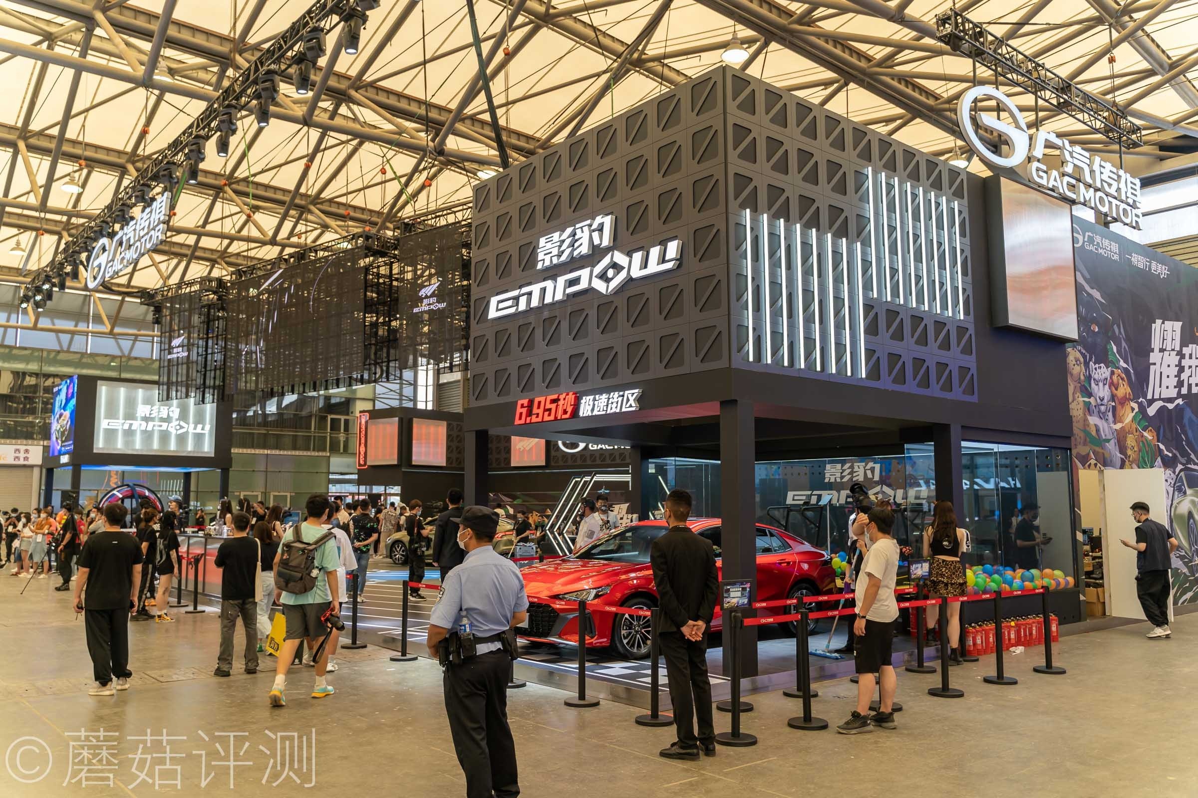 又有啥好玩的？蘑菇带你逛ChinaJoy2021，硬件、车和漂亮的小姐姐