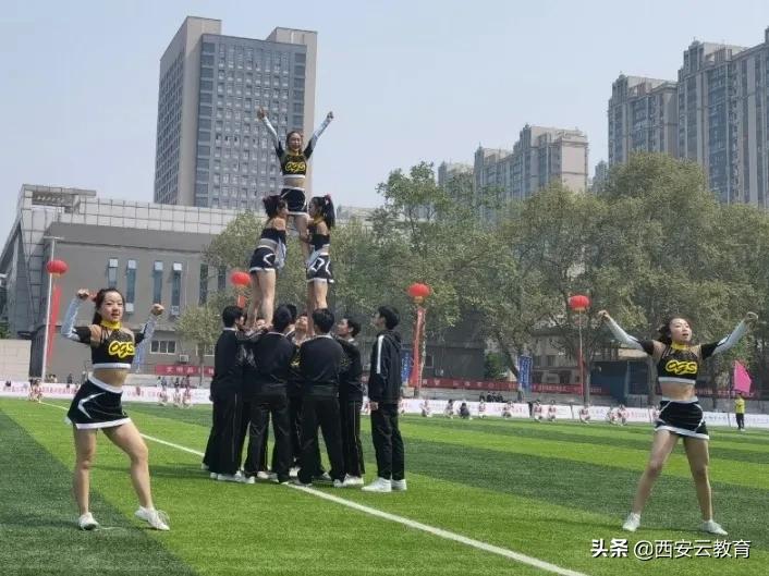 闄曞笀澶уゥ鍥鏍″暒鍟︽搷,鏍￠槦瓒崇悆楂樺厜鏃跺埢