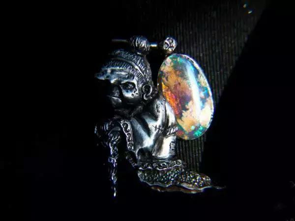 欧泊宝石黑色,好看的欧泊宝石