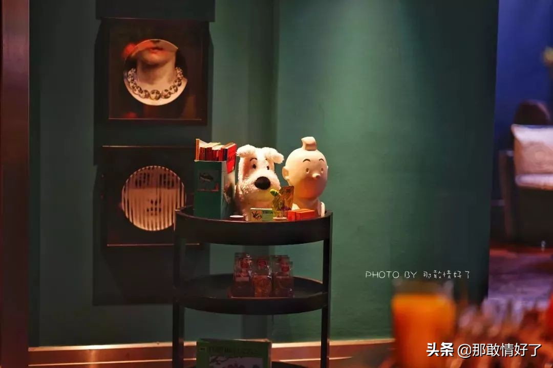 在蓝精灵的故乡邂逅天价纹身*国猪中**，只因我国没有动物保护约束