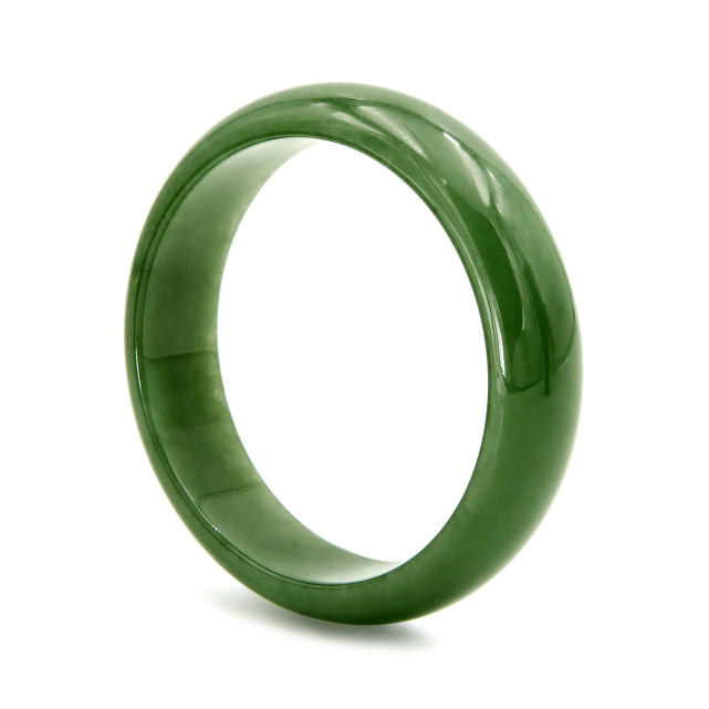 佩戴翡翠要注意什么事项,佩戴翡翠有什么注意事项