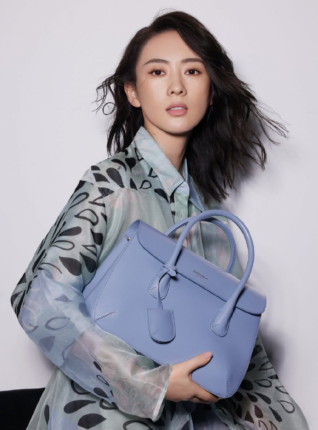 阿玛尼手表属于什么档次衣服,阿玛尼手表属于哪个国家的品牌