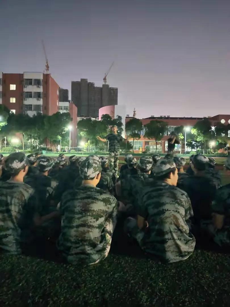 军训分列式日记,红五连战士的感悟