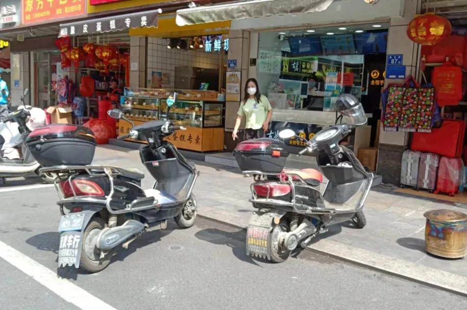 小车抄4遍摩托抄2遍!南安又有一批人因违停抄8113字条例