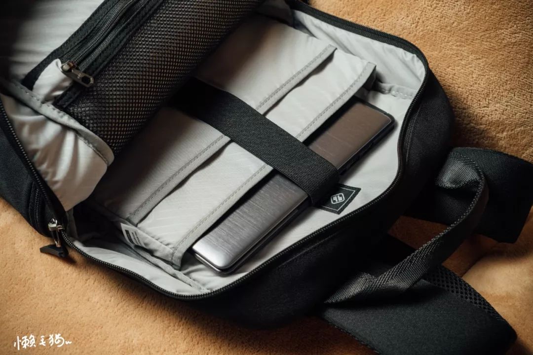 低调且实用,妹子通勤也能背——tomtocA60双肩包测评