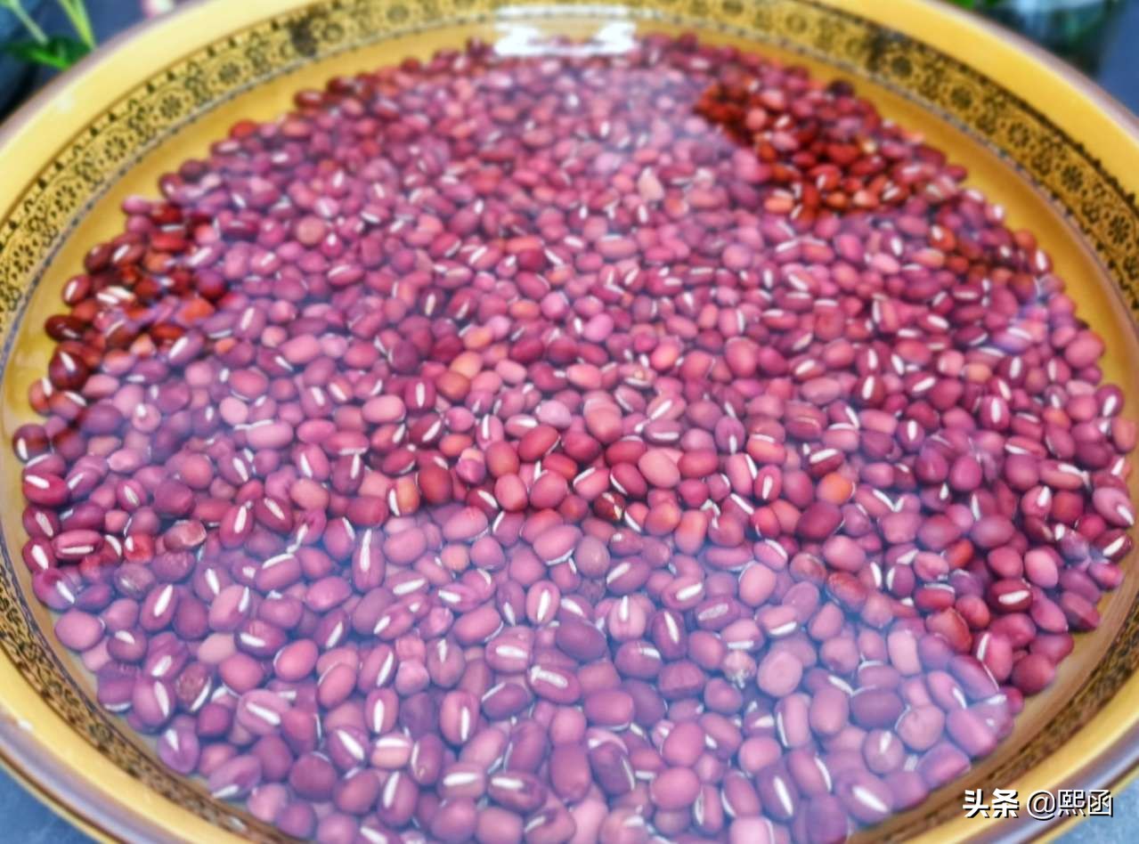 红豆沙馅的家常做法红豆怎么去皮,自制红豆沙一斤红豆加多少糖