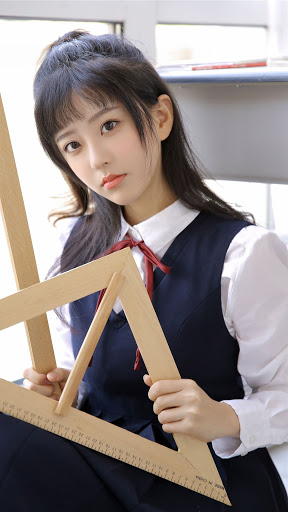 教室里的照片，看到就脸红，到底发生了什么