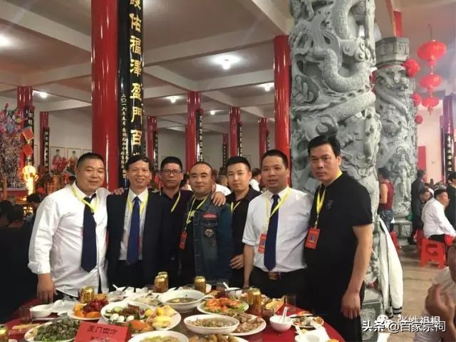 阜南张氏祠堂落成庆典仪式,张氏祠堂唱戏人山人海