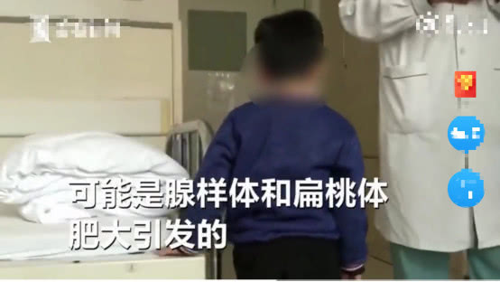 5岁男童张嘴睡觉用嘴呼吸正常吗,小孩反复张嘴闭嘴