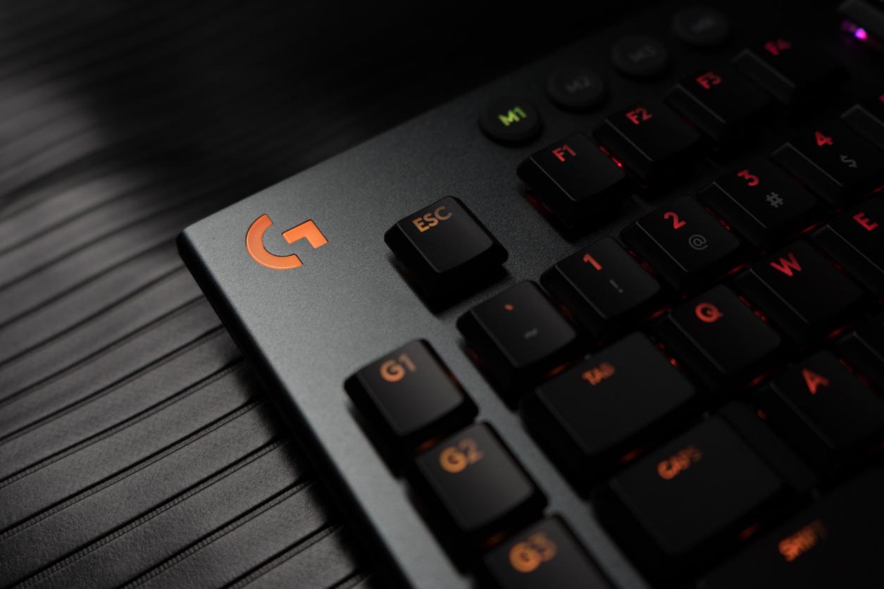 罗技矮轴键盘g813,罗技g813灯光旁边的那个键是什么