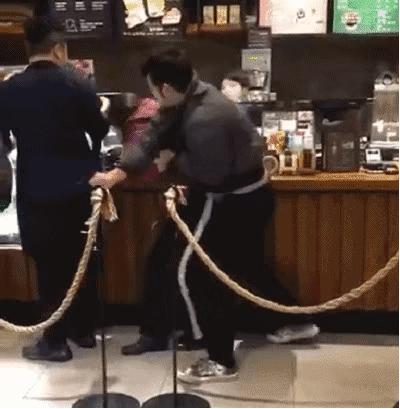 抢星巴克猫咪杯,为了猫爪杯打架