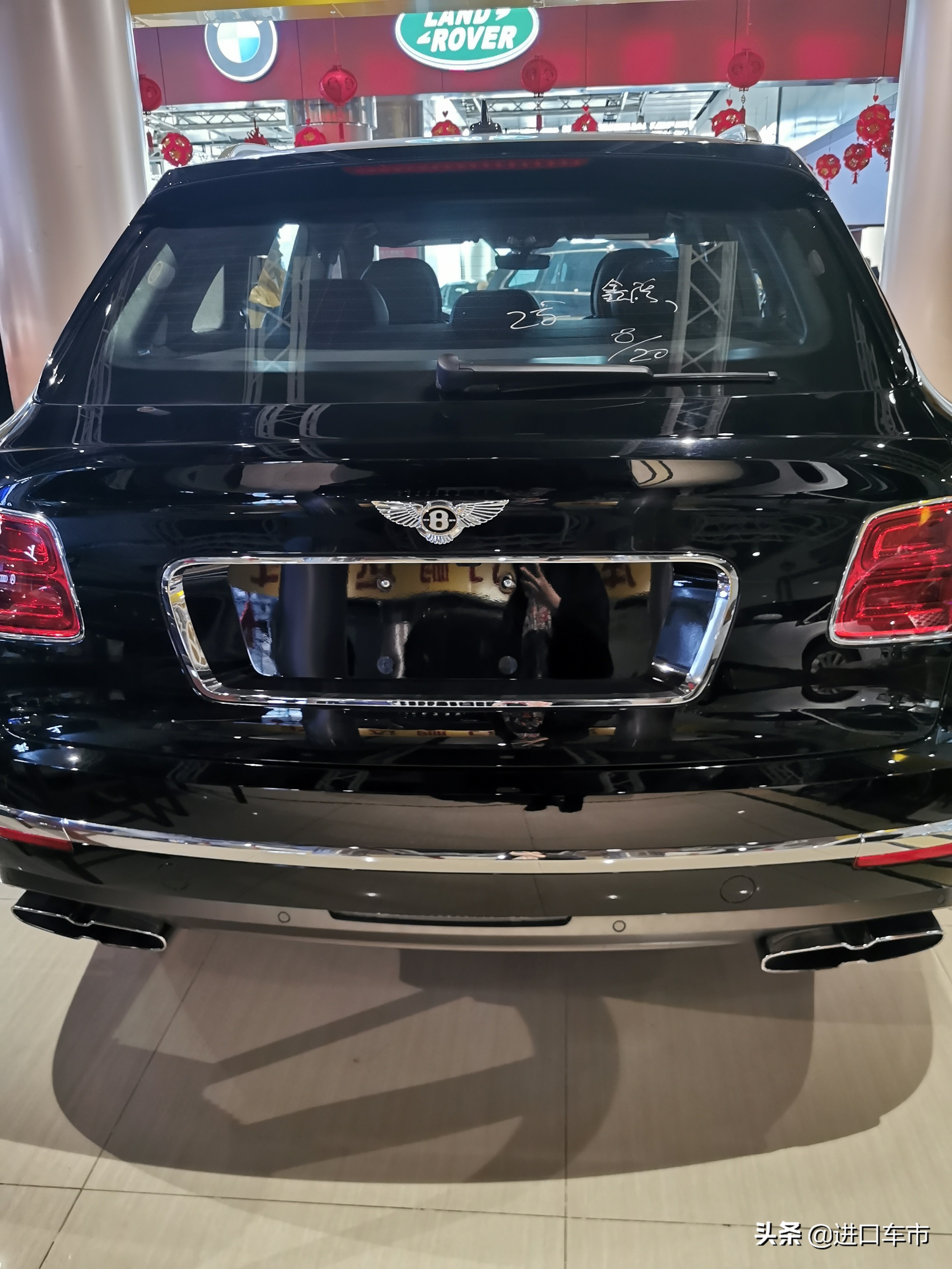 2021款宾利添越顶尖豪华suv的宝座,宾利添越suv落地价多少