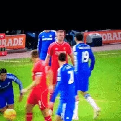 经典足球搞笑图,足球经典gif