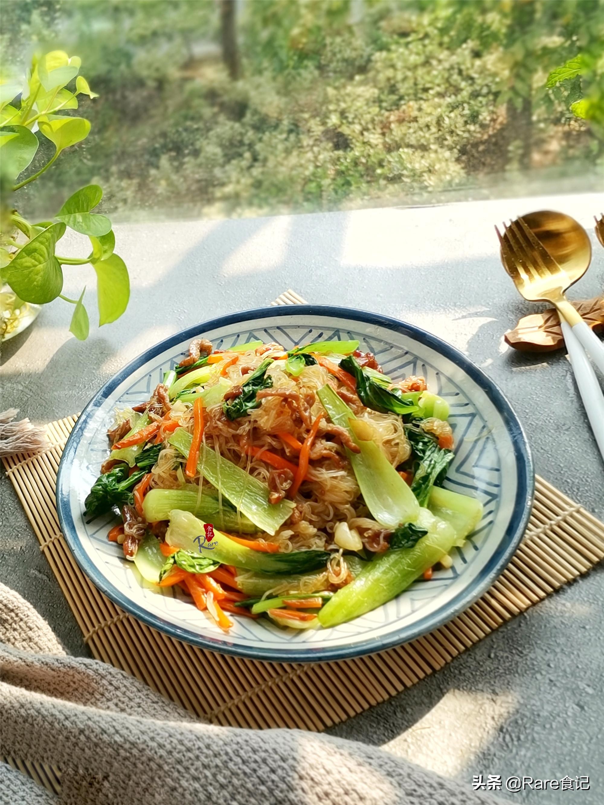 炒红薯粉丝的家常做法简单好吃,大厨怎样炒龙口粉丝简单又好吃