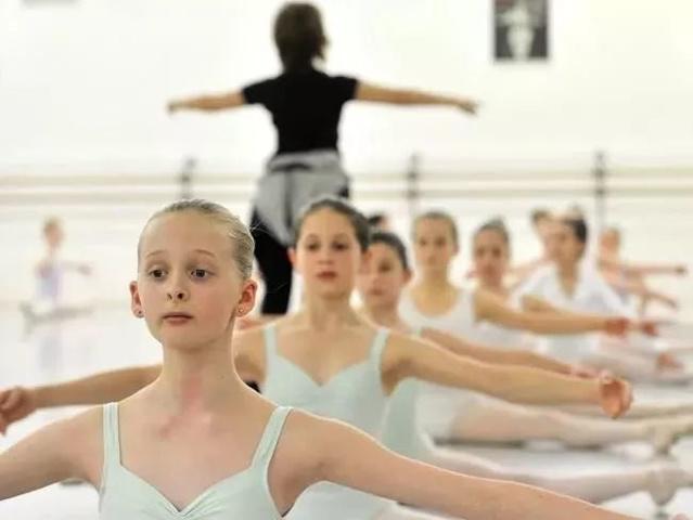 孩子学乐器好还是舞蹈好,儿童学舞蹈还是学乐器