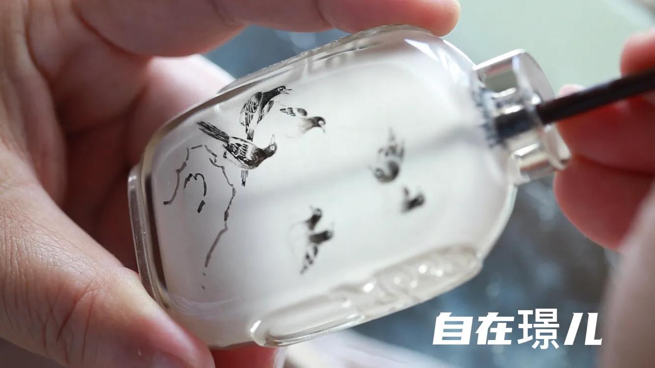 一张特别的床？麻醉自己？大神附体？哪一样才能画出神奇的鼻烟壶