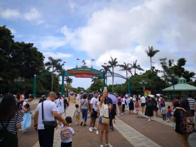 香港迪士尼乐园亏损,香港迪士尼今年首季盈利创新高