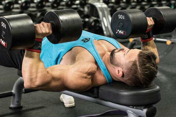 卧推感受不到胸发力,哑铃卧推找不到胸挤压感