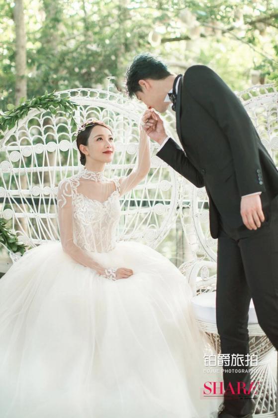 铂爵旅拍电梯广告,铂爵旅拍成都广告