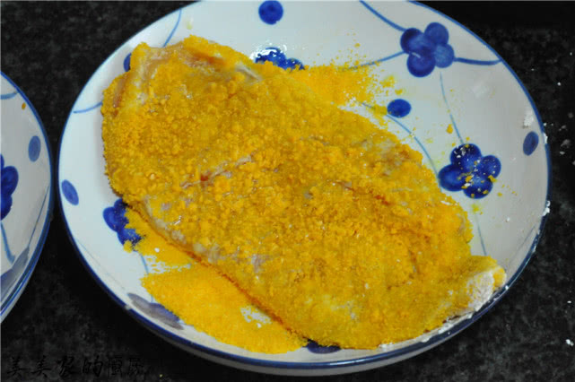 炸现成鸡排怎么做酥脆好吃又简单,香酥面包糠炸鸡排的新做法推荐