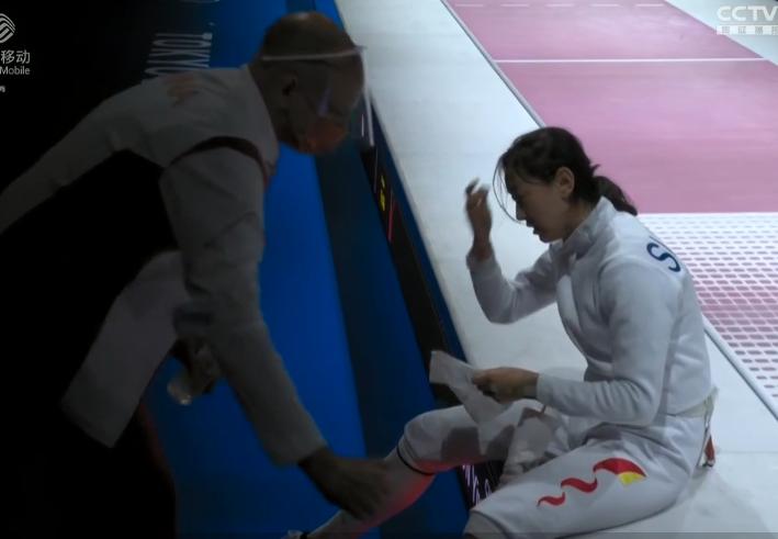 第三金中国选手孙一文夺得金牌,孙一文意外受伤离场后为啥夺冠