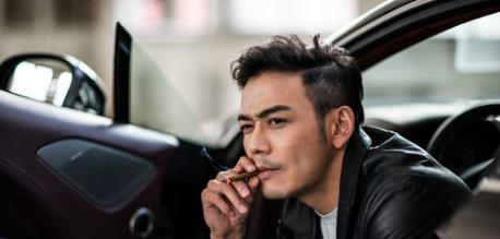 女网红否认被*养包**：没有杨烁的联系方式，自己品学兼优、家境殷实