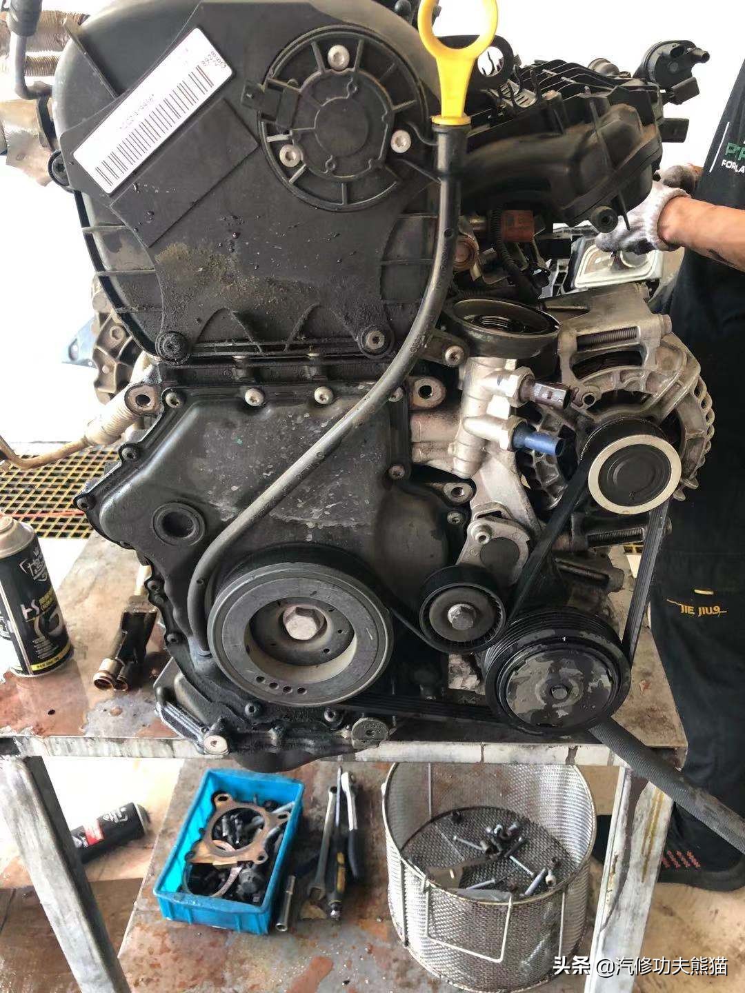 百年大众汽车品牌毁于烧机油?烧机油并非绝症,看看这台进口夏朗