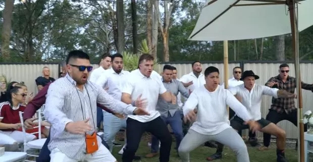 澳大利亚男子脑癌和女子结婚,澳洲女子身患绝症嫁给挚爱