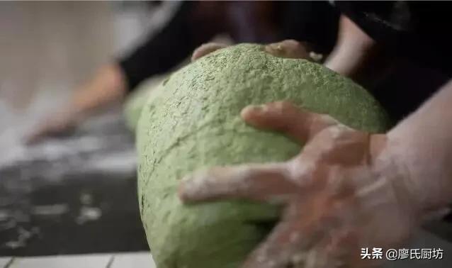 客家艾叶米果做法,客家艾草米果的做法