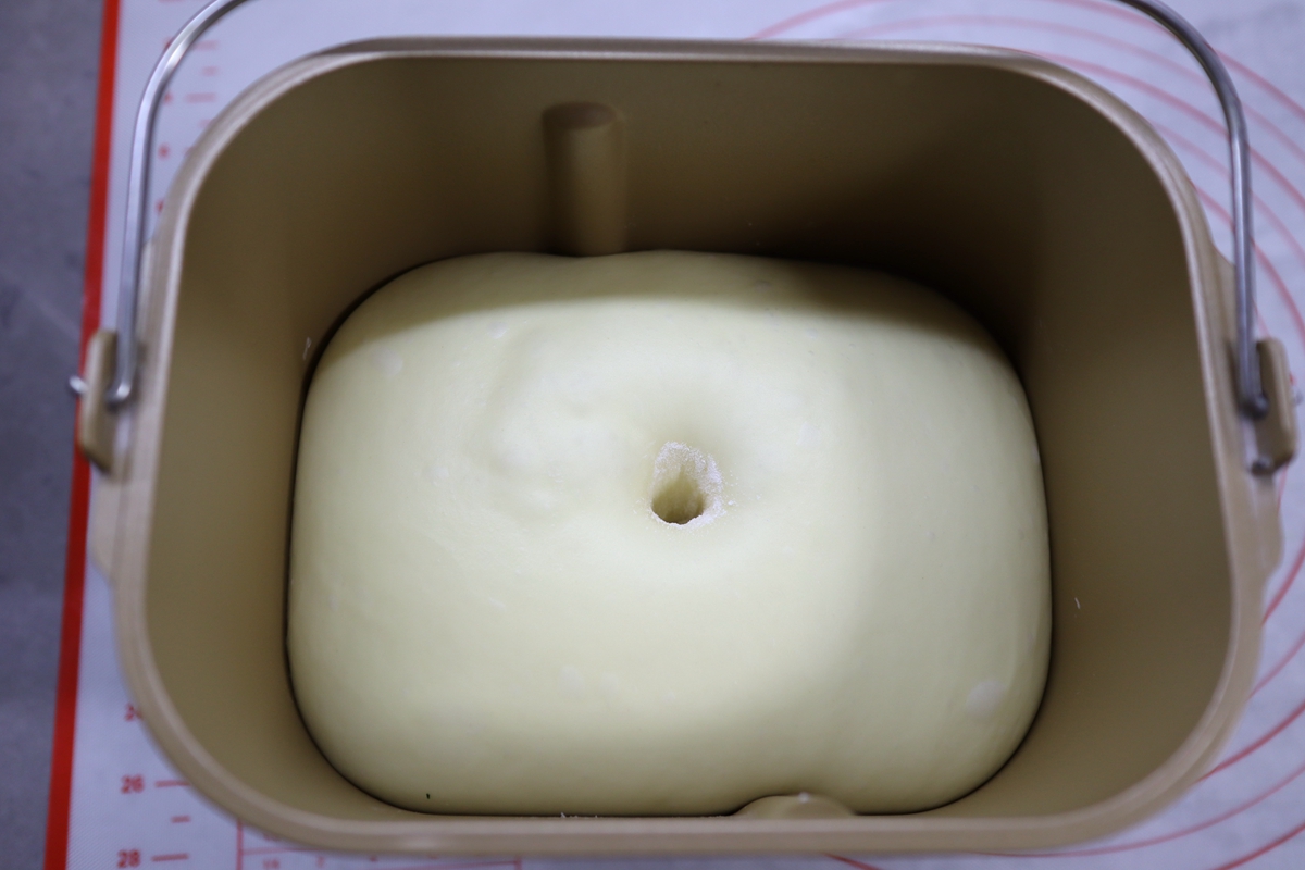 做面包快速出膜的方法,做面包的面团怎么才能揉出膜