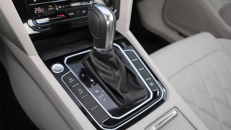 迈腾330和雅阁1.5t哪一个值得购买,新车上市迈腾限时优惠2.50万