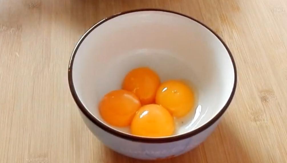 电饭锅自制蛋糕怎么不塌陷,电饭锅蛋糕做法家庭版简单不蓬松