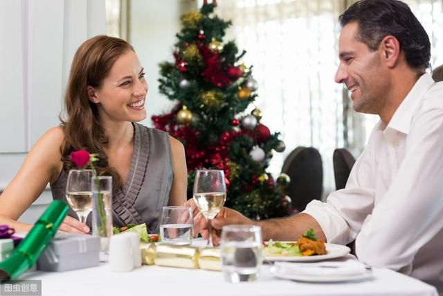 平均一天200的她用的都是LV，年薪百万金领确用百来块的某龙...