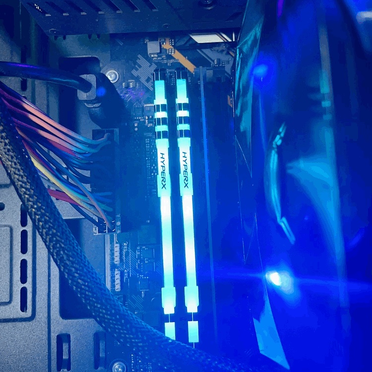 雷克沙3200内存条可以超频到多少,海盗船芝奇金士顿