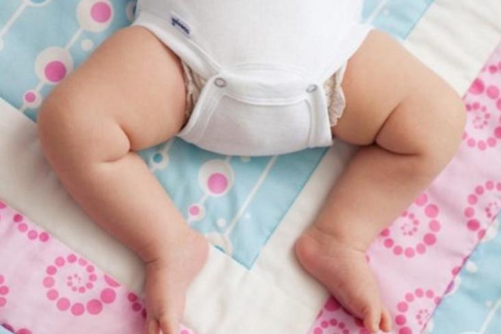 给宝宝戒掉尿不湿需要夜里叫醒吗,给宝宝戒尿不湿剩下的尿裤怎么办