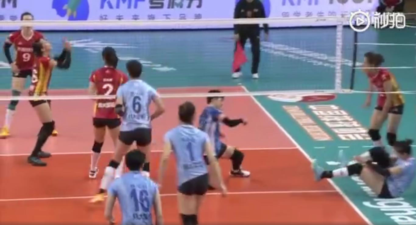 丁霞崴脚受伤全过程视频,丁霞最新排超消息