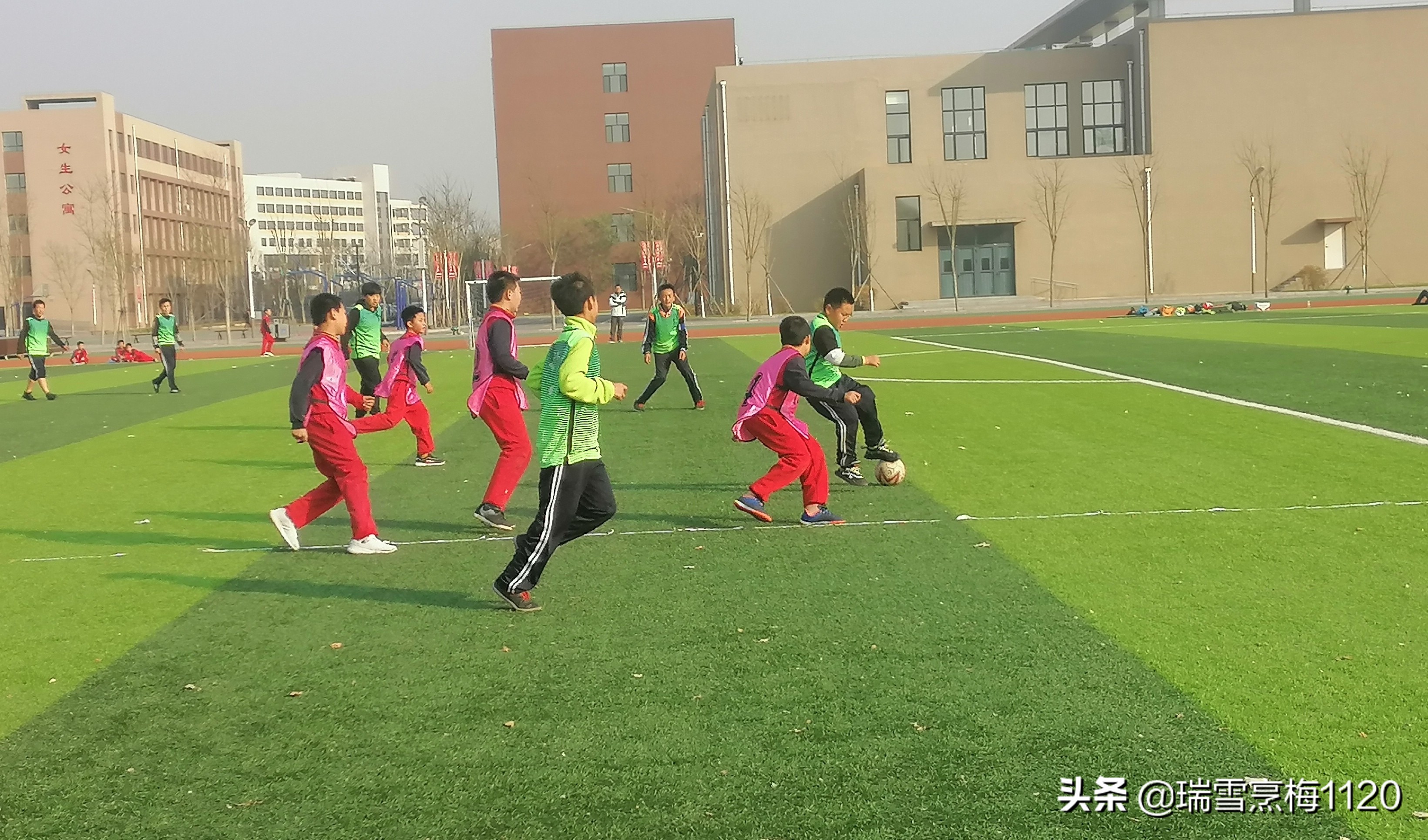 喜报校园足球冠军,小学足球比赛第一名喜报