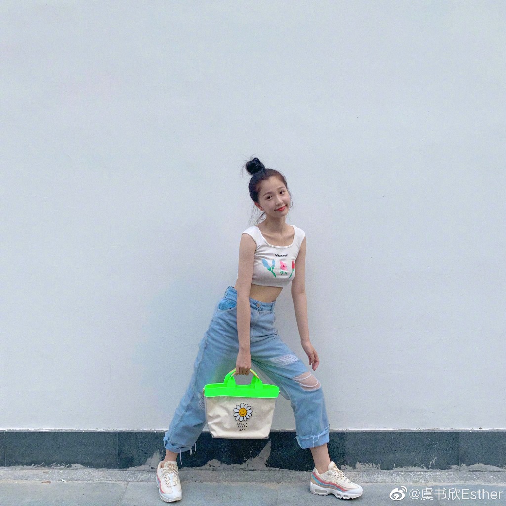 蔡徐坤虞书欣造型,蔡徐坤lisa虞书欣