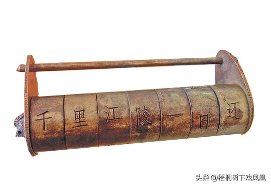 中国过去女子的“贞洁锁”，一般扣在裤腰上，使用很方便