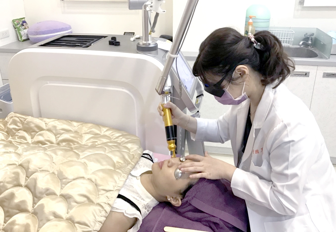 妊娠纹痒疹怎么快速止痒,怀孕长痘妊娠纹一个也没逃过