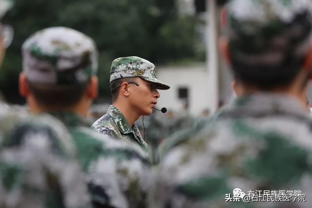 军训和教官发生的趣事,军训和教官甜蜜小事