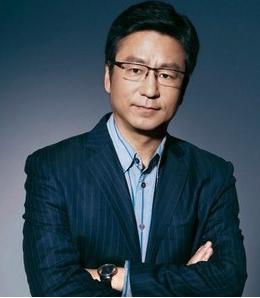 央视主持人李梓萌评价康辉,主持人李梓萌与康辉口误视频