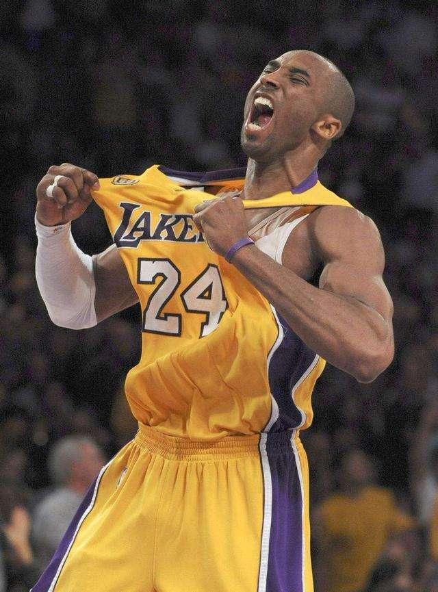 回顾科比的荣耀时刻,篮球巨星科比纪念视频