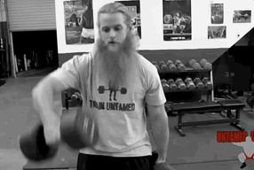 肩内旋肩膀疼，这些问题不能错过！不解决只能让你变丑又受伤